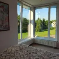 Spacious & Cozy Apartment with Forest View, hotel v destinaci Zapyškis