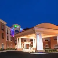 Holiday Inn Express & Suites Akron Regional Airport Area by IHG، فندق في أكرون