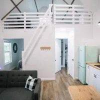 Cozy Cottage on 250 Acre Dairy Farm Near Ark, hotel i Dry Ridge
