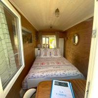 La cabine "petite chambre atypique" à la VILLA PLEIN VENT, hôtel à Barneville-Carteret