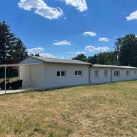 Platz für die ganze Familie - Bungalow mit großem Grundstück, hotell i Nordost i Leipzig