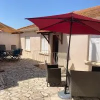 Gîte domaine de la source bas、ヴィアにあるベジエ・キャプ・ダグド空港 - BZRの周辺ホテル