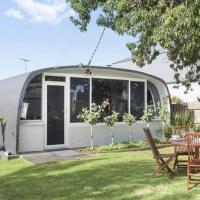 Chill at our Igloo cottage - 100m stroll to beach, hotel in Portarlington
