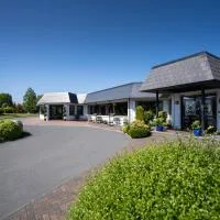 Burrendale Hotel Country Club & Spa, hótel í Newcastle