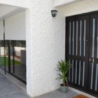 Jango Place - Costa da Caparica, hotel di Costa de Caparica