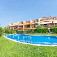 Beautiful apartment for 6 people with pool, parking and wifi - 10 minutes from the beach