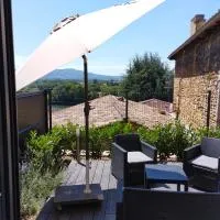 Trévoux: loft ravissant avec terrasse, hotel Trévoux-ban