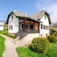 House Marica, hotel em Poljanak