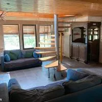 Maison Auvergne volcan Puy Mary Claux Giraldès GR400، فندق في Le Claux