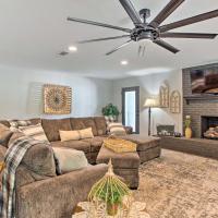 Grans Getaway - Peaceful Texas Retreat, hotel near Cox Field - PRX, Dike