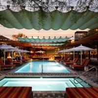 RISE Uptown: bir Phoenix, Alhambra oteli