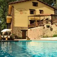 Apartamentos La Rosa y El Pastor, hotel v mestu Guijo de Santa Bárbara
