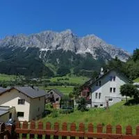 Ferienwohnung Berg(Aus)zeit Ennstal，Öblarn的飯店