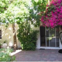 Viešbutis Home On Uitvlugt - Peaceful leafy garden flat with sunny lounge (Pinelands, Keiptaunas)