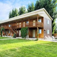 Sleeps up to 42 Private Clubhouse, Sand Volleyball, Playground, 6miles to Quarry, hôtel  près de : Aéroport de Vernal - VEL