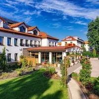 Villa Astra - Apartments & Restaurant – hotel w Oświęcimiu