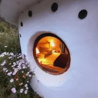 Half Moon Hollow Eco Cottage، فندق في خليج موسيل