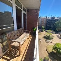 Central Apartment with Balcony & Free Parking, hotel in Nørrebro, Copenhagen