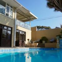 Sundown Manor Guest House, hotel en Fresnaye, Ciudad del Cabo