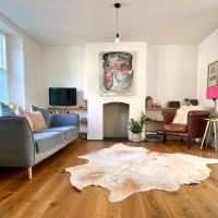 Light, Luxurious Homestay - Central Frome