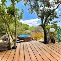 Solara Cabin, hotel i Amirim