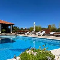 Gorana apartman with swimming pool, ξενοδοχείο σε Jelsa