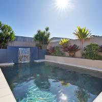 Caloundra West Caloundra Airport - CUD 근처 호텔 Pet Friendly 5 BR Family Home w Pool at Caloundra