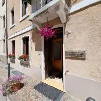 Trattoria Albergo all'Alpino、Posinaのホテル