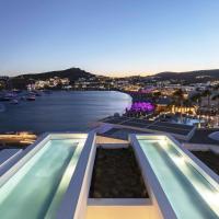 CUBIC Mykonos Seafront Design Suites, hotel v mestu Ornos
