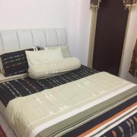 Guesthouse Adam, hotel dicht bij: Luchthaven Sultan Ismail Petra - KBR, Pengkalan Cepa