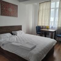 Иссыкуль Радуга, Уютная квартира на Иссыкуле, сделана с любовью!, Hotel in Chon-Sary-Oy