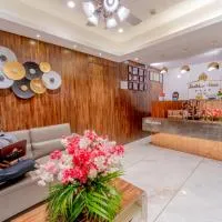 Hotel Sadbhav Villa、スーラトのホテル