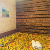 Private Hiiumaa Cottage plus Sauna، فندق في Lelu