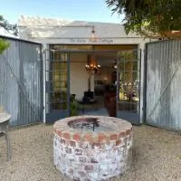The Karoo Moon House & Cottage โรงแรมในแบร์รีเดล