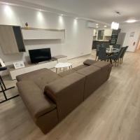 Modern Apartment with Large Outdoor Area - Sleeps 7, Close to Malta International Airport