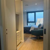 En-suite Double bedroom in 2bedrooms sharing apartment