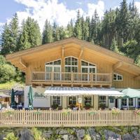 Pretty Holiday Home in Hollersbach im Pinzgau with Garden