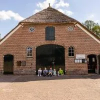 Charmecamping & Appartementen De Regge-Vallei, hotel v destinácii Den Ham