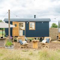 ALTIDO Cosy hut with hot tub in Hampshire