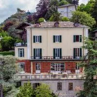 Villa I Tigli - by MyHomeInComo, hotell sihtkohas Brunate