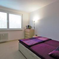 Cozy, bright room with free parking, hotel em Vrakuna, Bratislava