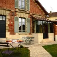 Fab House - Les Maisons Fabuleuses, hotel v destinaci Senlis