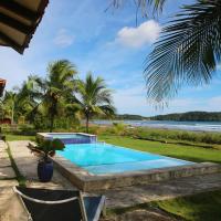 Casa Azul - Directly on Playa Venao, sleeps 8-10+