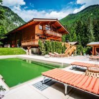 Hideway Chalet Gamsglück with pool and sauna