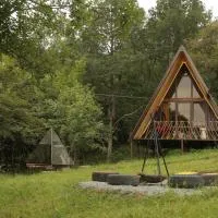 GLAMPING WOLF MOUNt, hôtel à Margahovit