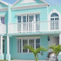 Townhouse by The Bay, Little Bay Country Club ,Negril, hôtel à Orange Bay