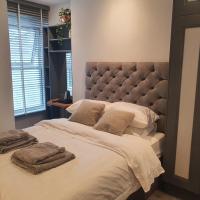 Luxurious Double En-suite Room with 58 inch TV