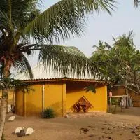 Rundbungalow auf Lionsrest – hotel w mieście Grand Bassam