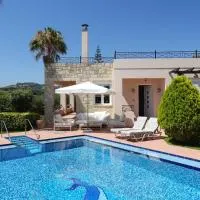 Villa Harriet Maria with pool and ocean view Kolimbari, Chania, hotel u gradu 'Kolimvárion'