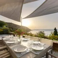 Seabreeze house by the sea by Andros Villas Collection, ξενοδοχείο στις Στενιές
